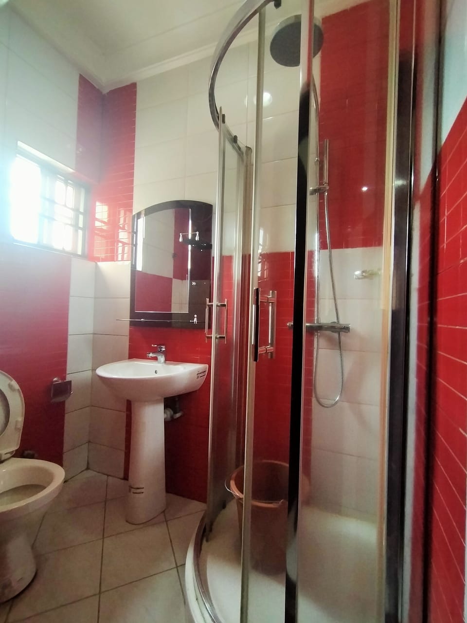 Standard Room | Bathroom | Shower, towels