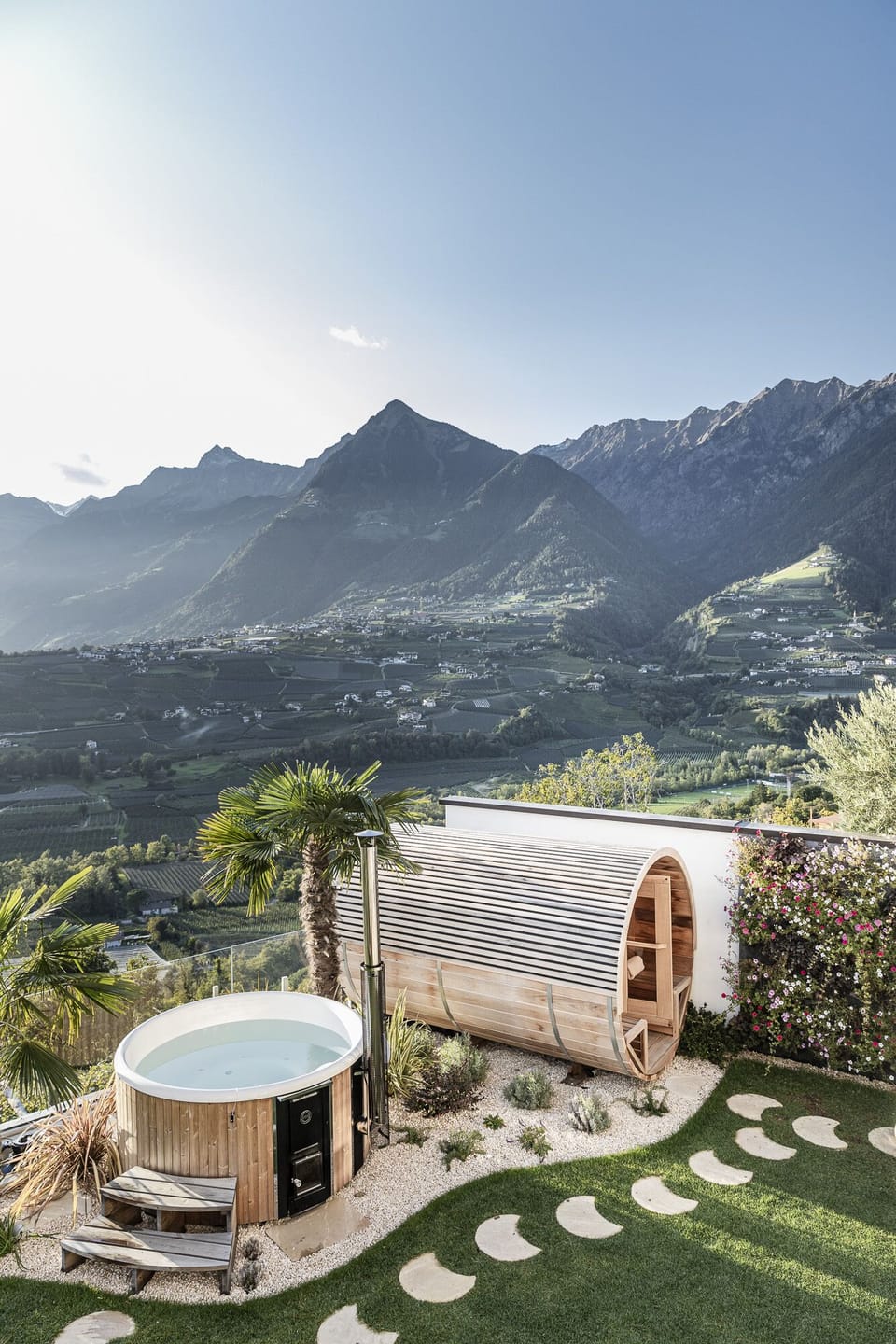 Wellness-Garten mit Bergblick 
