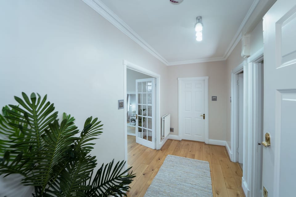 Royal Apartment, Accessible, Ensuite | Interior