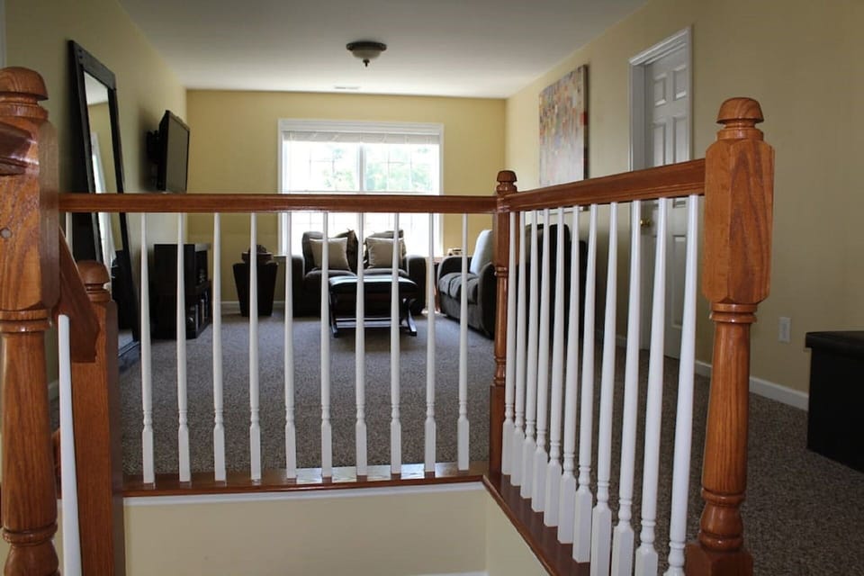 Living Room 3 of 4