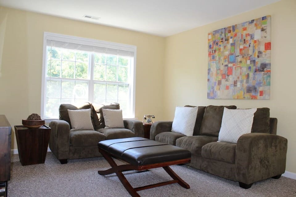 Living Room 3 of 4