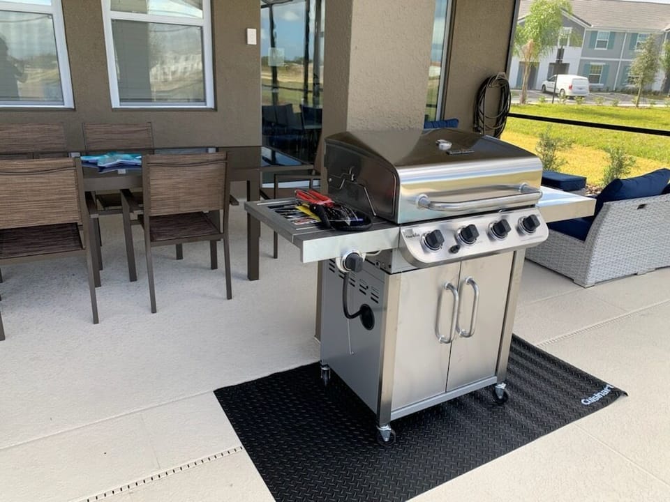4 Burner Grill