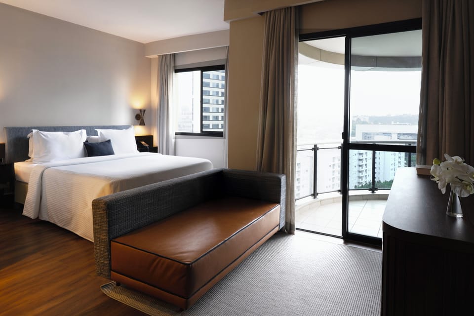 Superior Studio Suite | Minibar, in-room safe, free WiFi, bed sheets