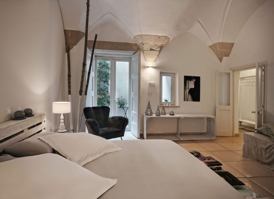 Suite | 1 bedroom, Egyptian cotton sheets, premium bedding, minibar