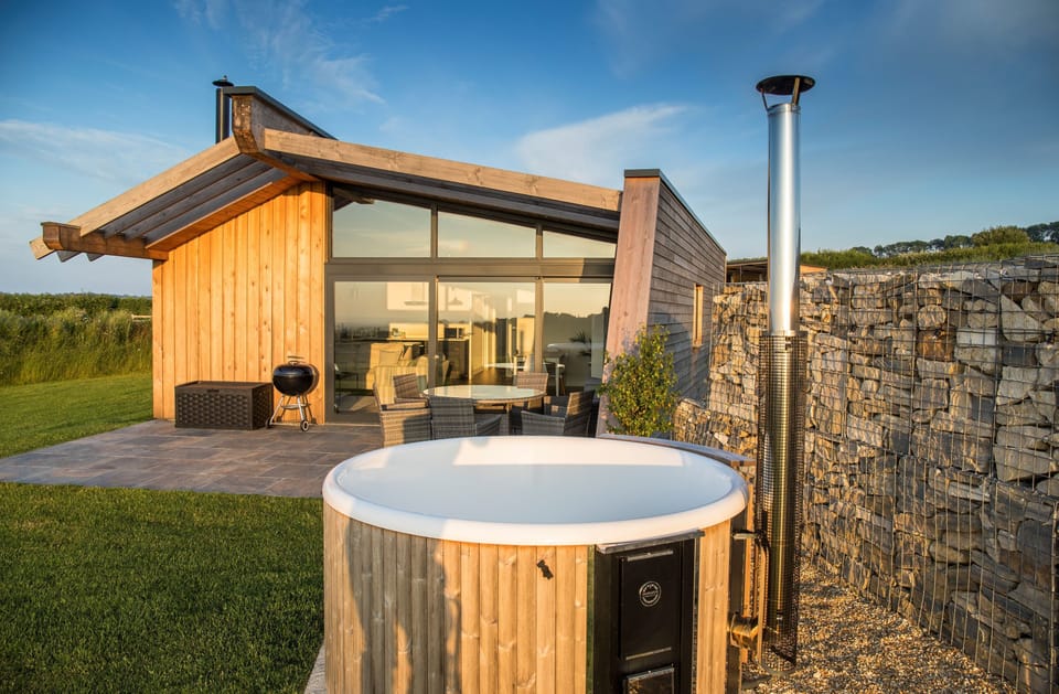 Bramble, Ansty: The Skarsgard Swedish hot tub sheltered and private