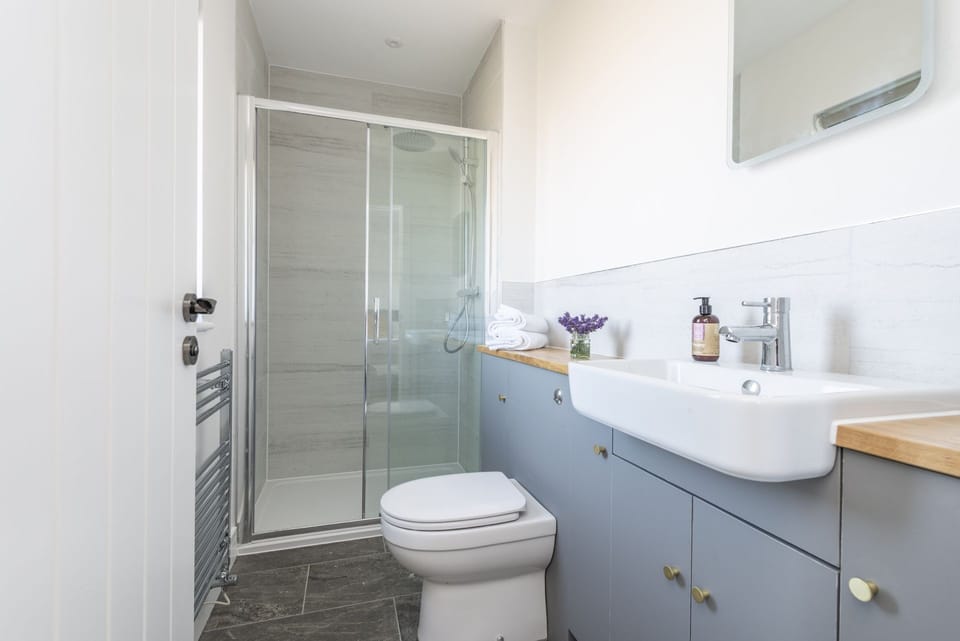 Dorset Eco Retreats, Ansty: An en-suite shower room