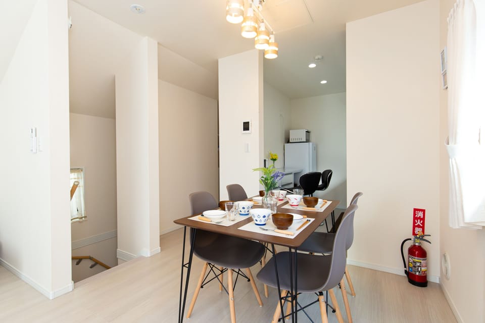 House, Non Smoking | In-room dining