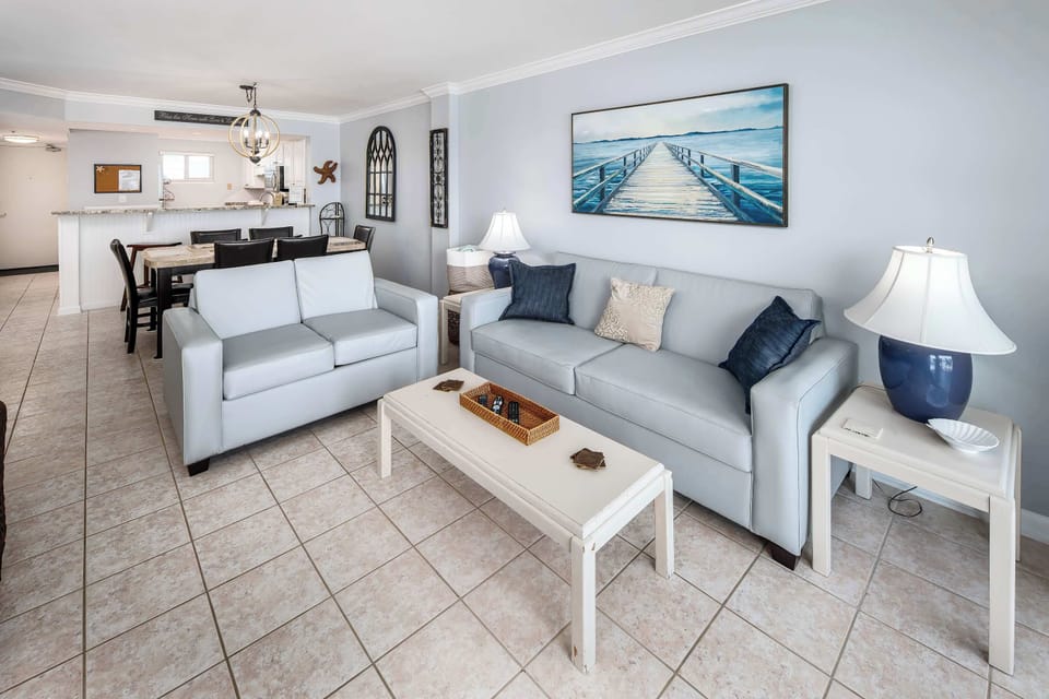 Living room with queen size sleeper sofa