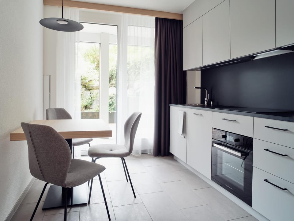 In-room safe, desk, free WiFi