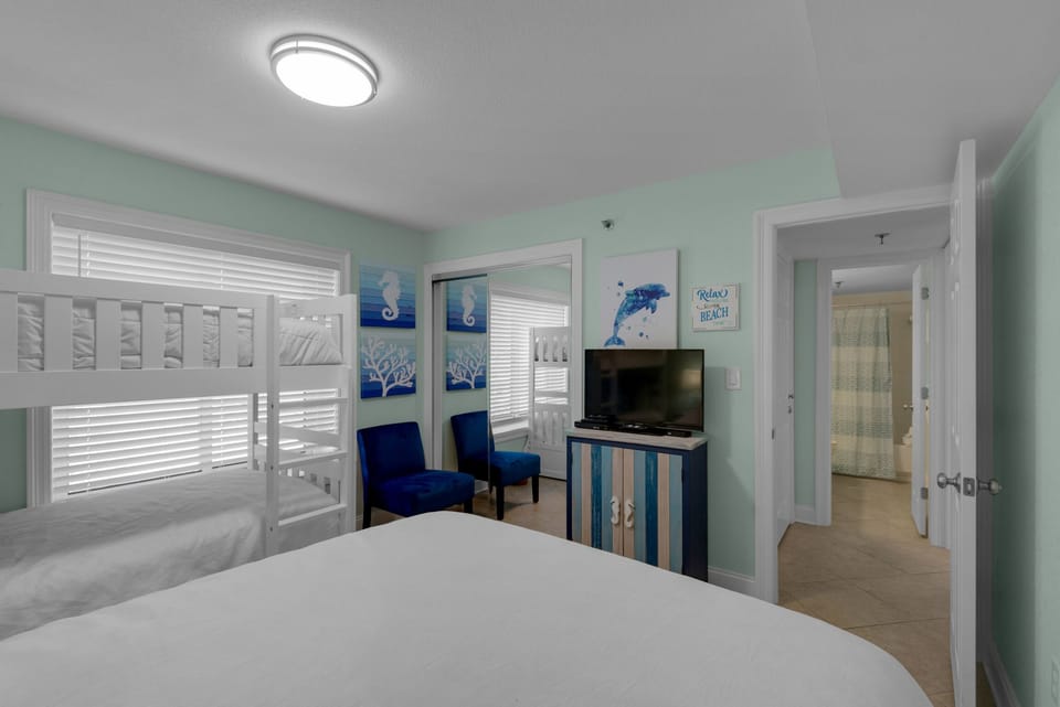Guest bedroom