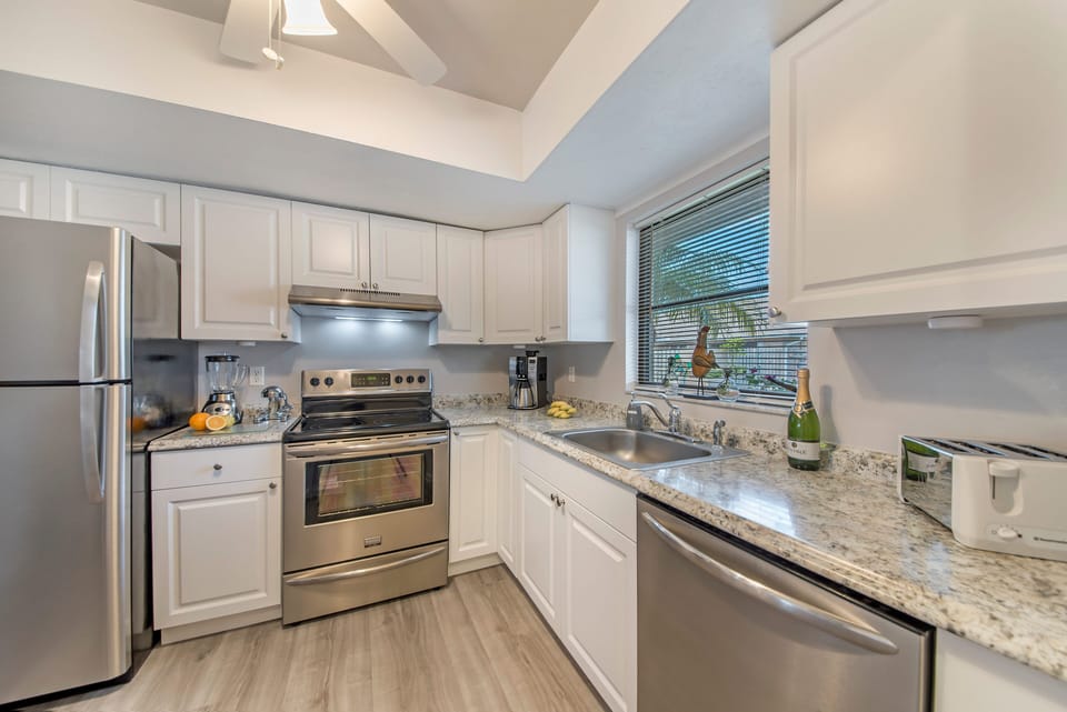PV129 - The kitchen was fully remodeled in 2019 and is fully equipped.