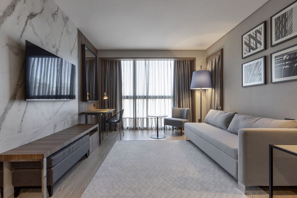 Suíte Júnior | Premium bedding, pillowtop beds, minibar, in-room safe