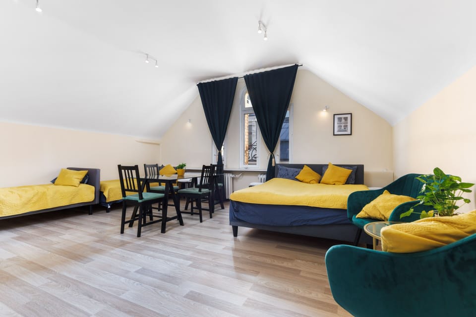 Deluxe Quadruple Room | In-room safe, free WiFi, bed sheets