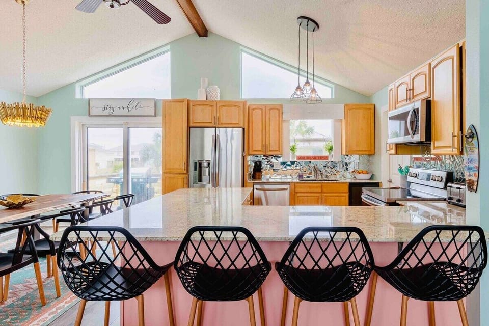 Whip up a quick snack and enjoy it on our kitchen isle