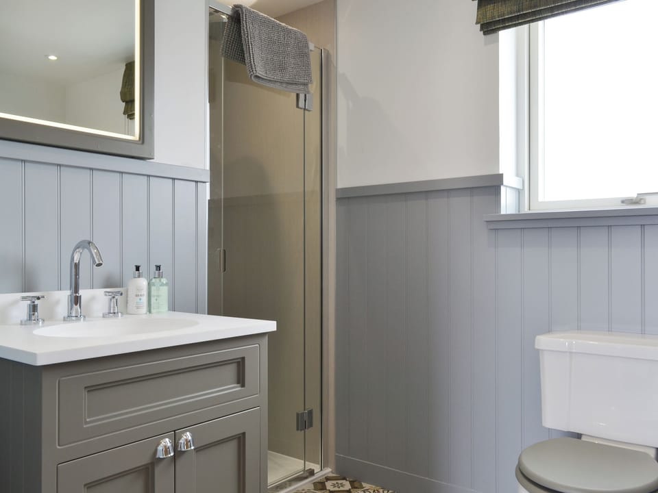 Bathroom | Muirtown Lodge, Keith