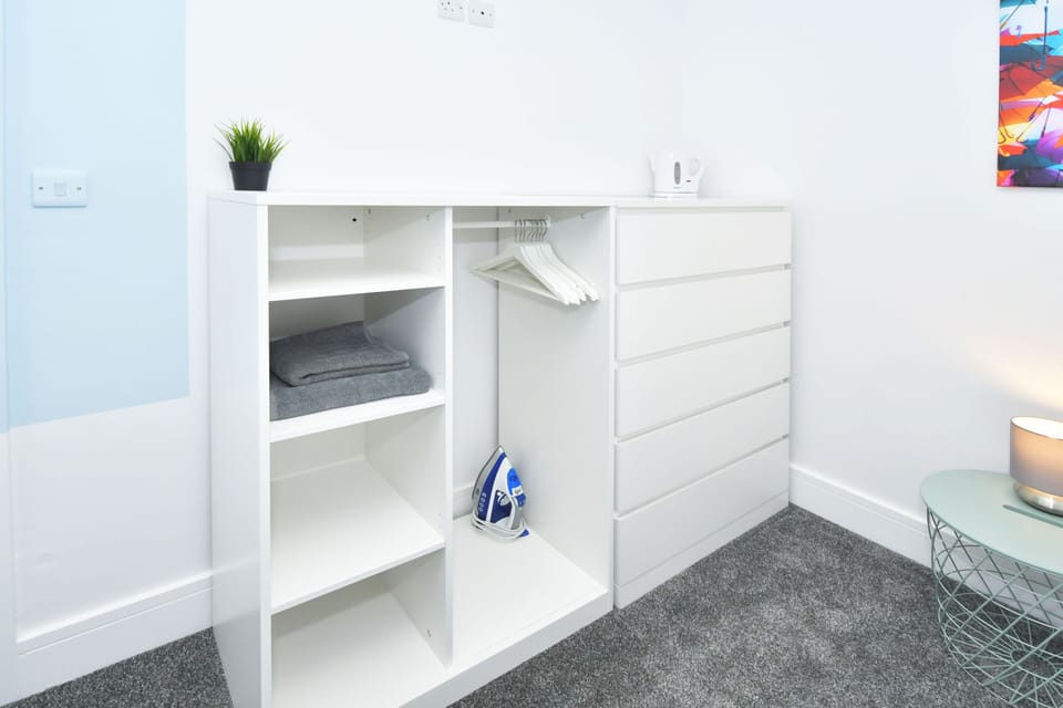 Single Room, Shared Bathroom