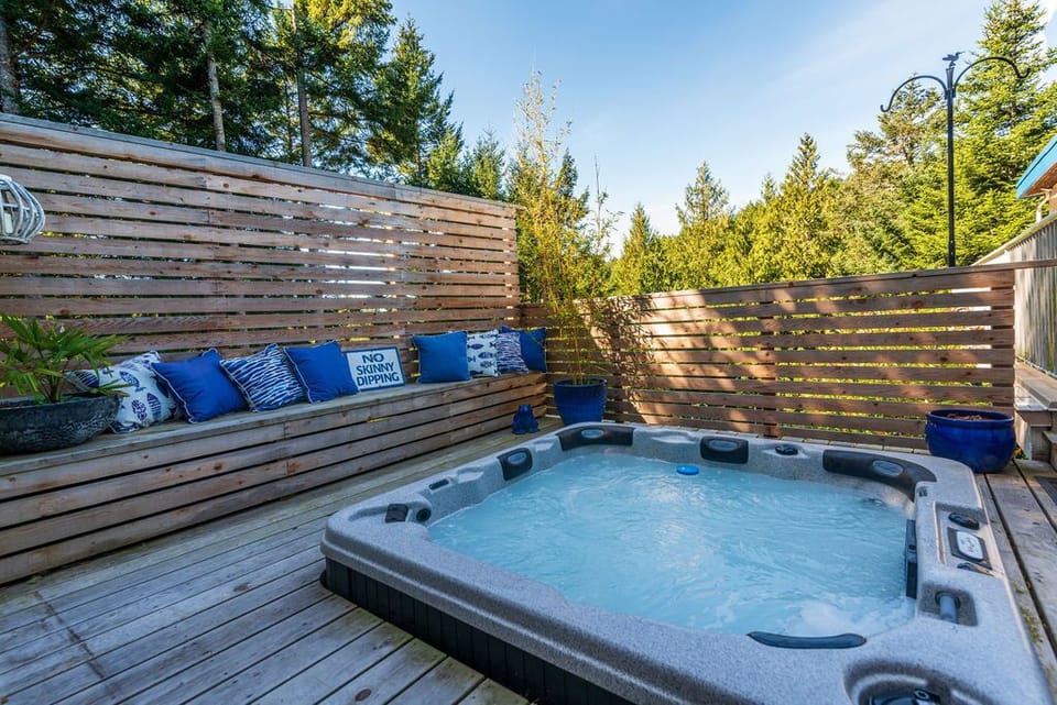 Hot tub