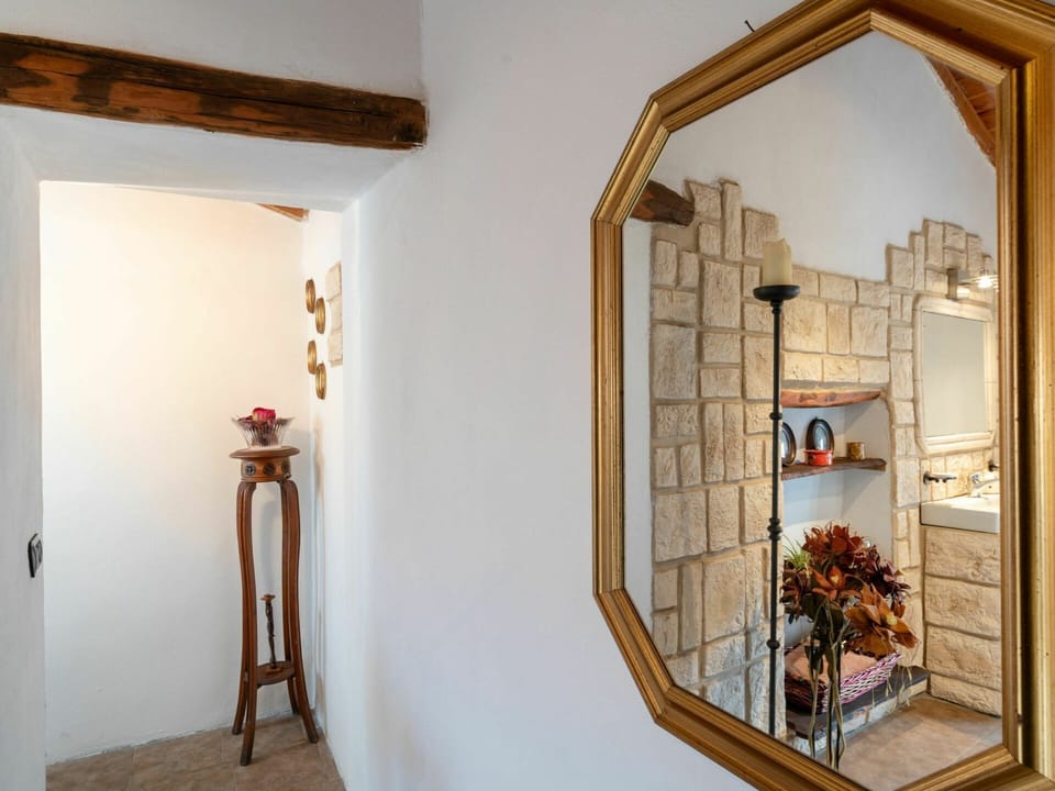 Wood, Interior Design, Plant, Rectangle, Paint, Window, Hardwood, Flooring, Mirror