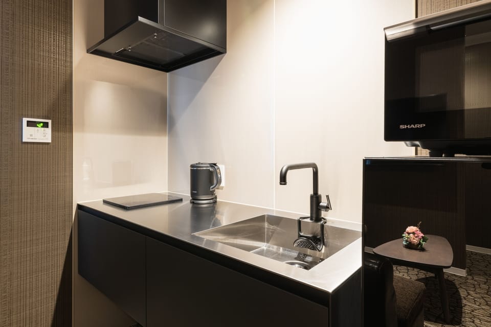 Standard A, Non Smoking | Private kitchen | Full-size fridge, microwave, stovetop, electric kettle