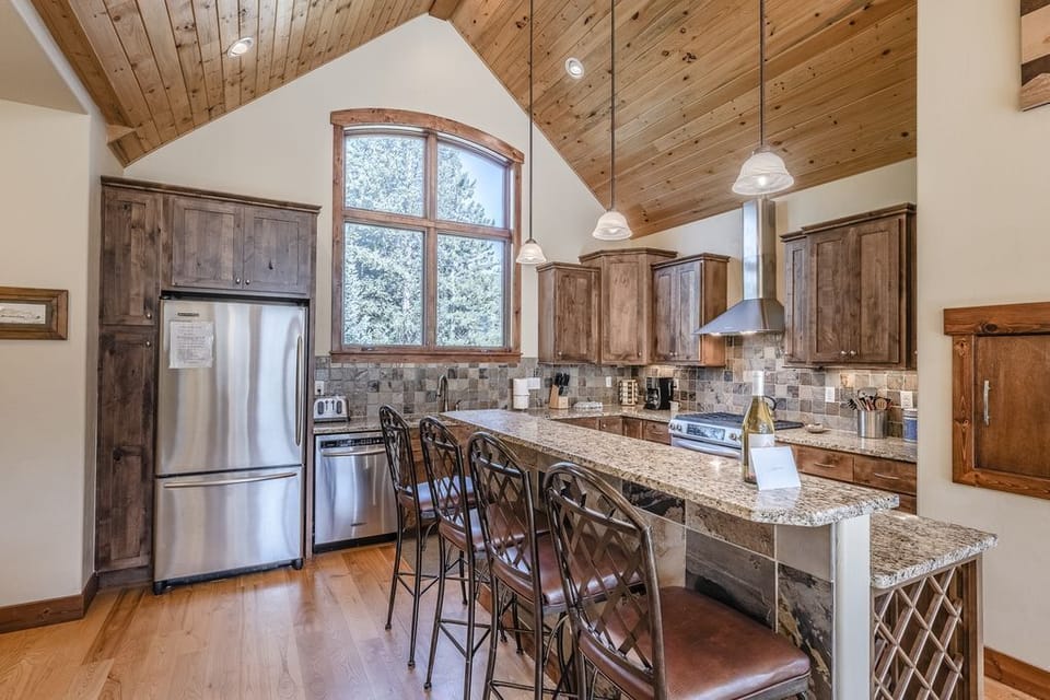 Fully Equipped Chef's Kitchen