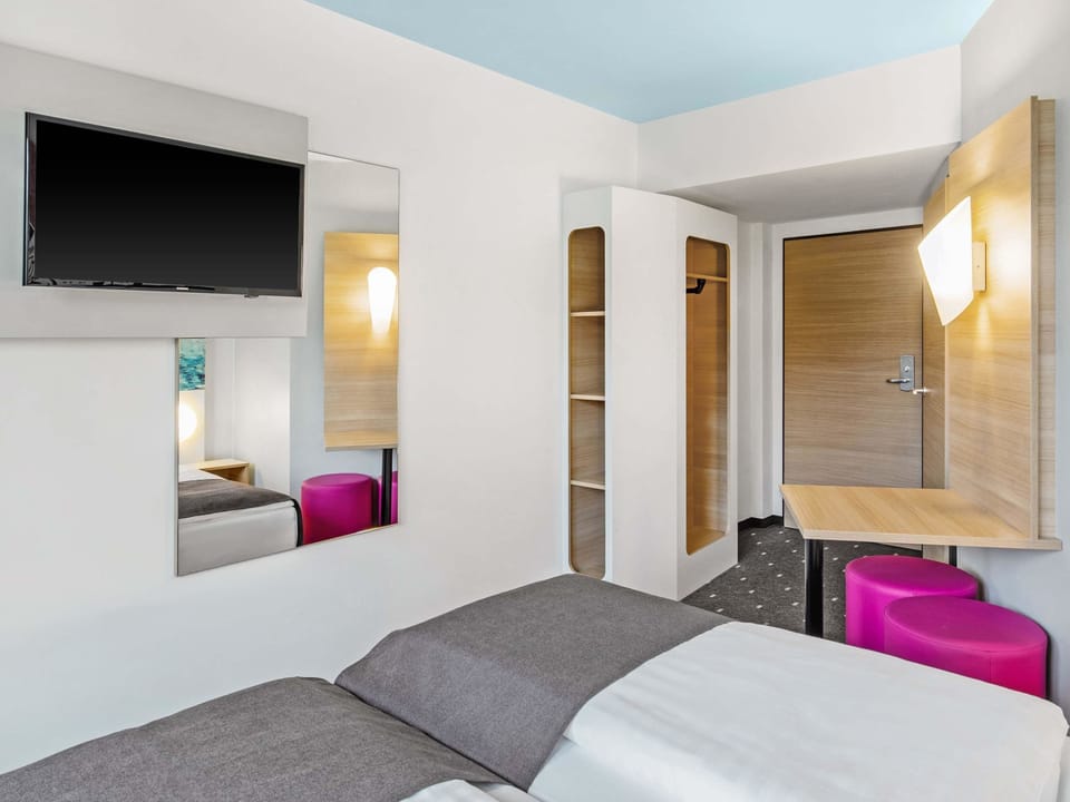 Twin Room | Hypo-allergenic bedding, desk, soundproofing, free WiFi