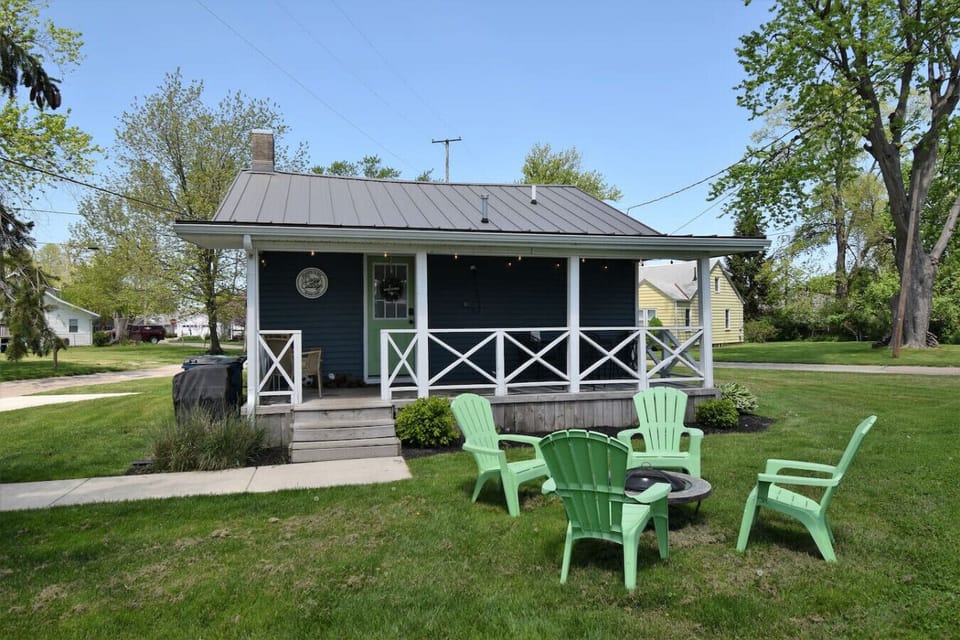 Sit around the fire pit or have a cookout on the patio. We are just one block from Lake Erie.