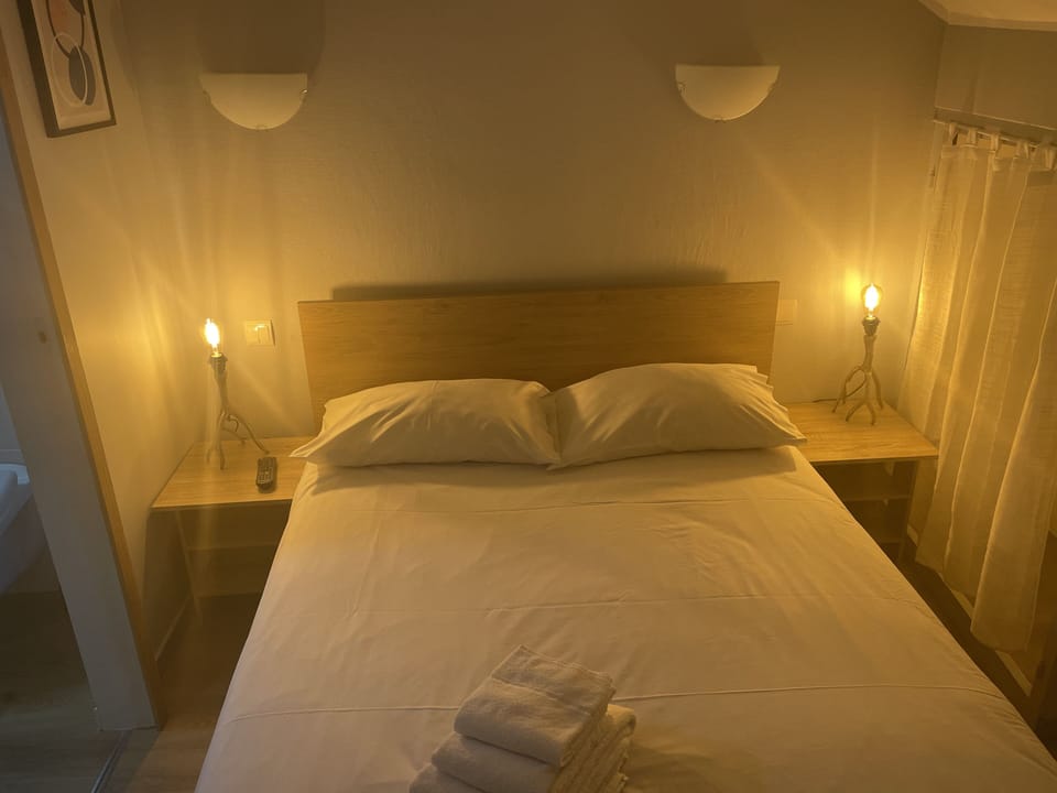 Comfort Studio | Free WiFi, bed sheets