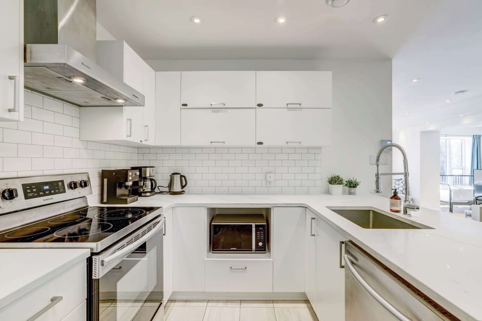 Gorgeous kitchen with all the essentials, even a dishwasher for easy cleanups!