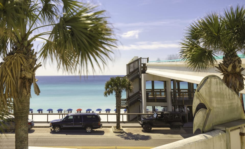 Skywalk to Beach