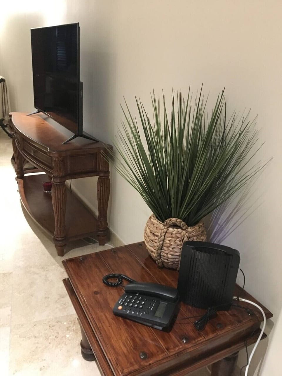 Smart TV, wifi, telephone