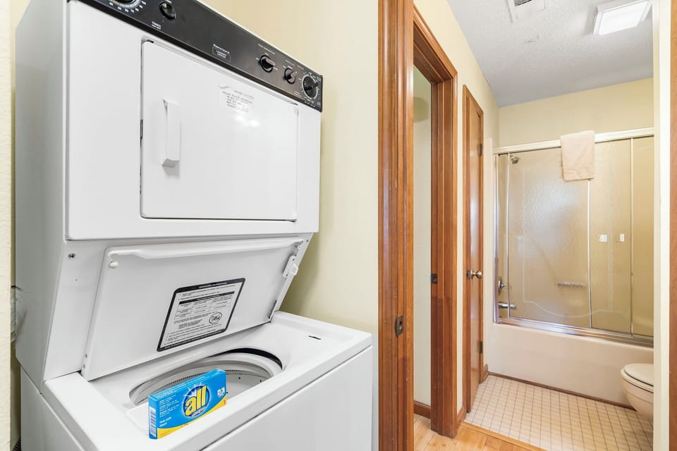 Laundry/Bathroom