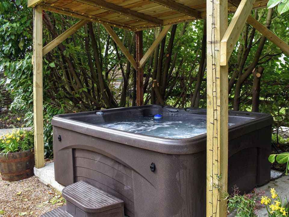 Hot tub | The Old Shire Barn, Norton, near Faversham