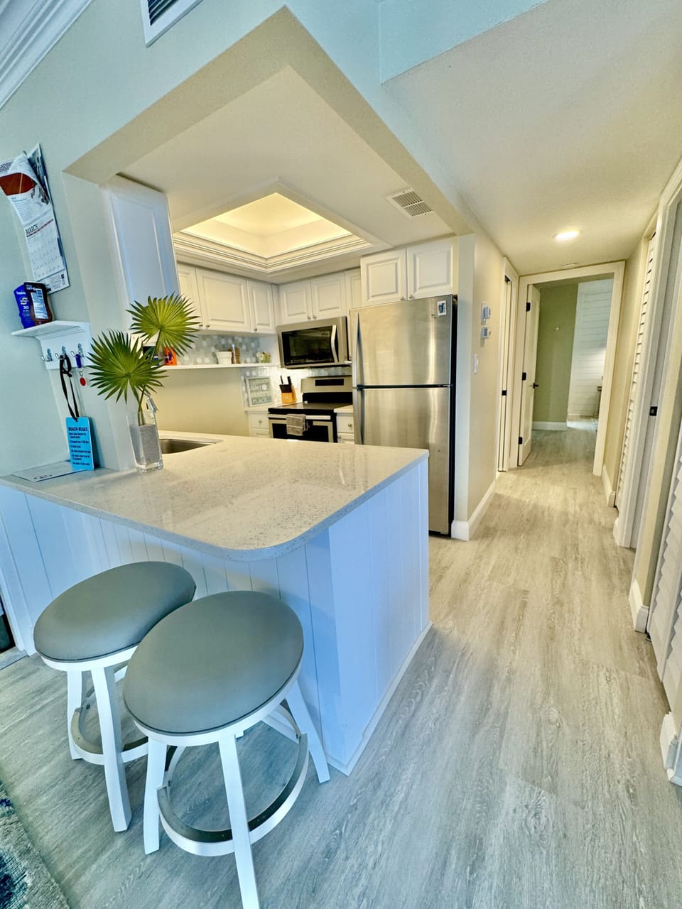 Breakfast bar/Quartz tops