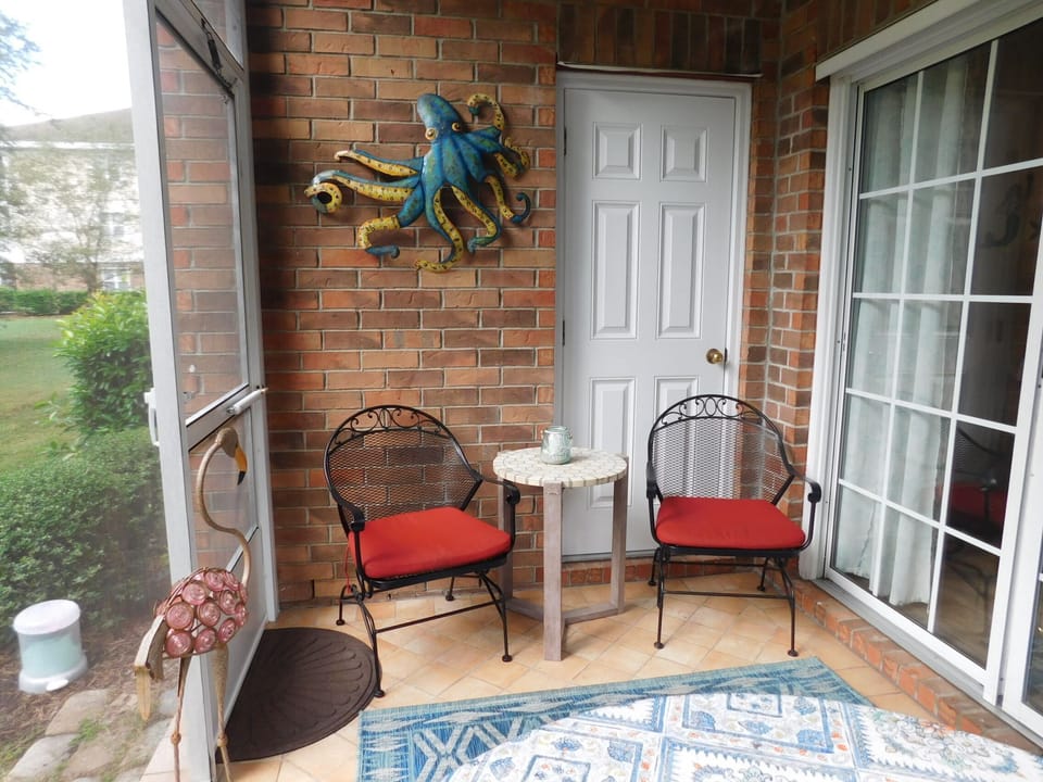 Screened in porch