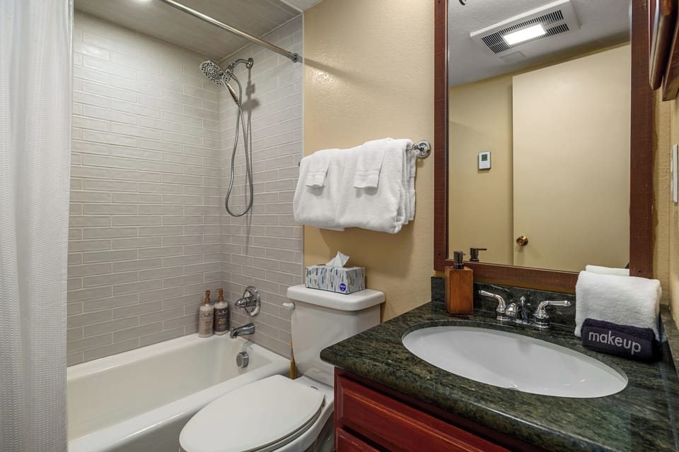 Hall bathroom, just outside the second bedroom