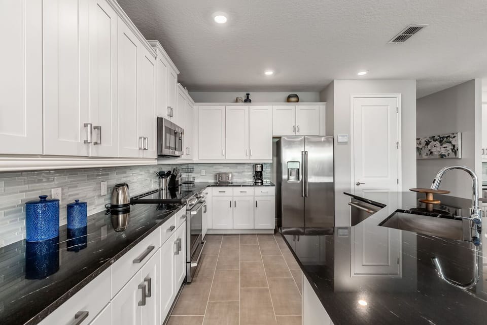 Awe the chef's of the family with this fully equipped kitchen
