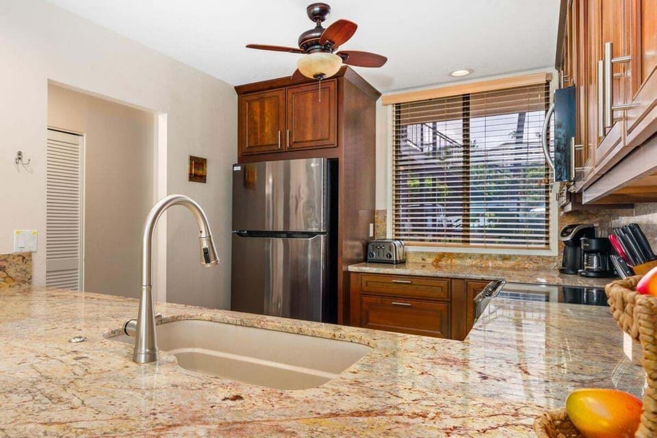 Prepare anything from light snacks to gourmet meals in this well-stocked full kitchen with ample counter space and modern appliances.