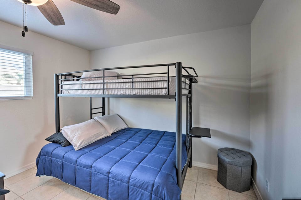 Bedroom 3 | Twin/Full Bunk Bed