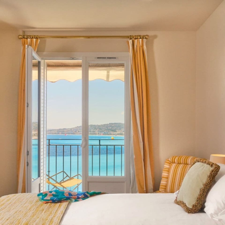 Suite sea view  | Premium bedding, minibar, in-room safe, individually decorated