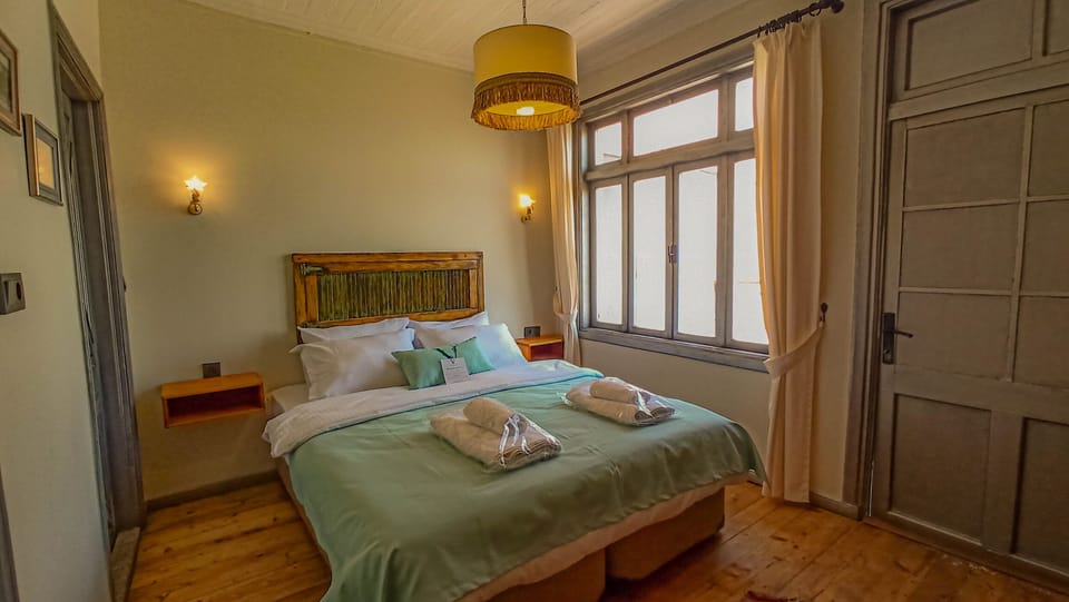 HUKUMET KONAGI 1872 | Egyptian cotton sheets, premium bedding, down comforters, minibar