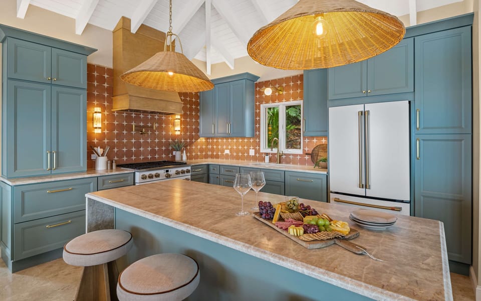 Fully equipped kitchen ready for your island culinary creations.