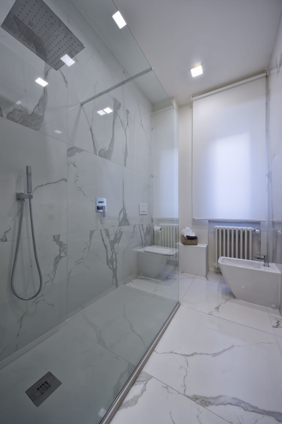Deluxe Room | Bathroom | Slippers, bidet, towels, toilet paper
