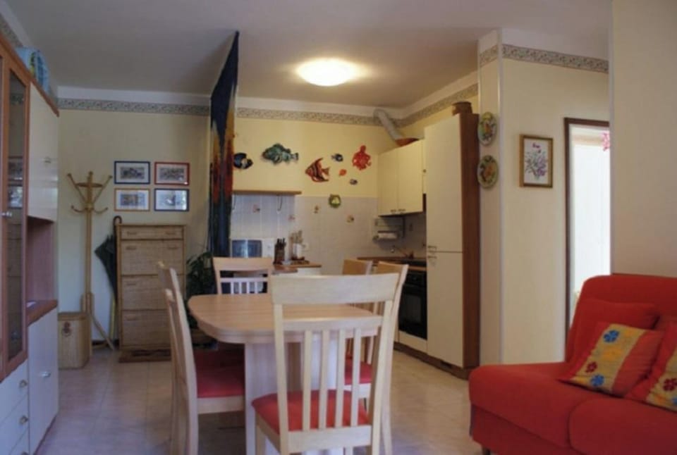 Apartment, 2 Bedrooms, Balcony, City View | Interior