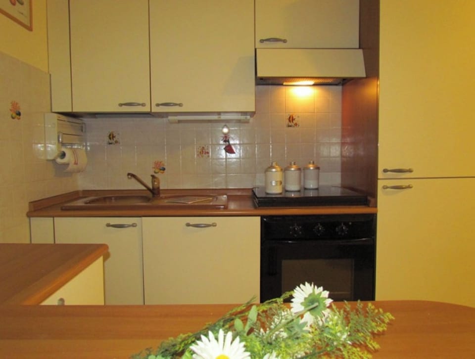 Apartment, 2 Bedrooms, Balcony, City View | Interior