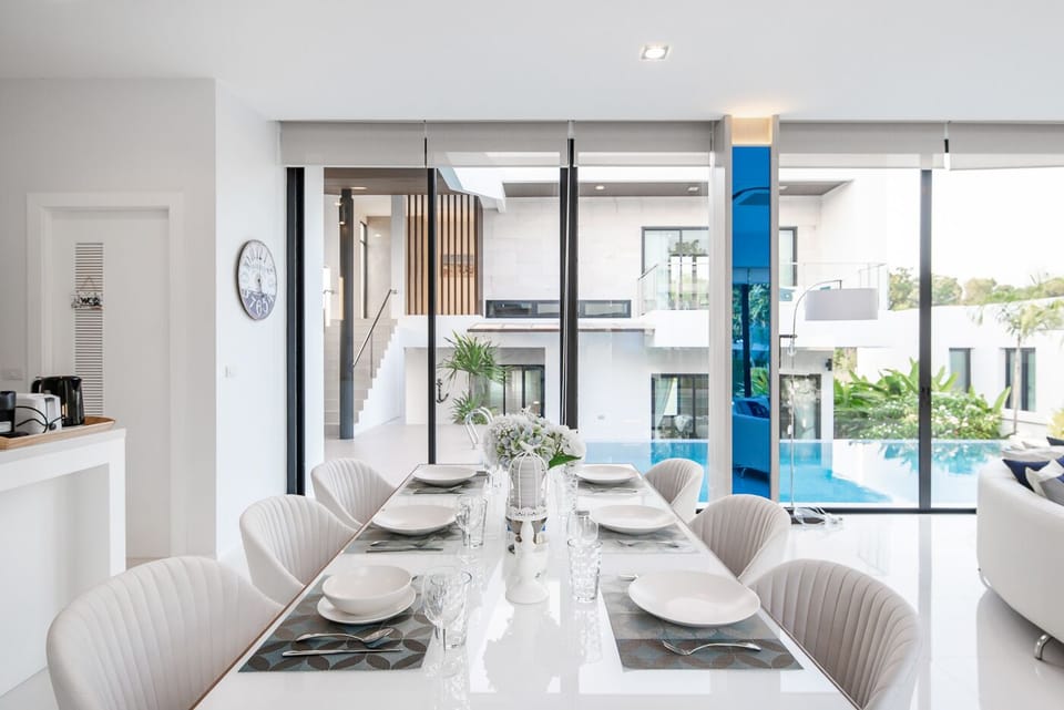 Exclusive Villa, 3 Bedrooms | In-room dining