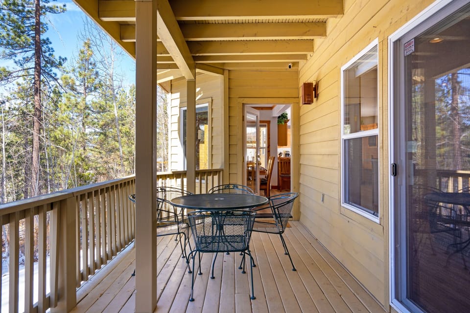 House, 4 Bedrooms | Balcony