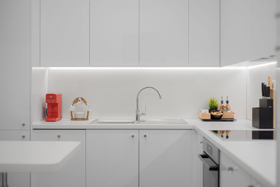 Luxury Apartment, 3 Bedrooms | Private kitchen | Full-size fridge, microwave, oven, stovetop