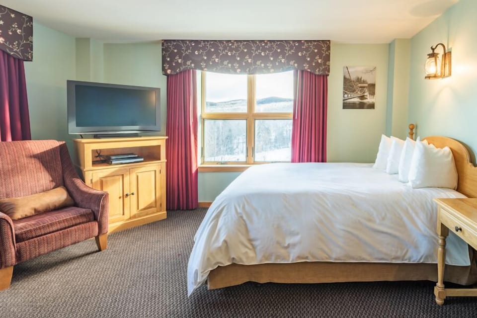 Superior Room, 1 Queen Bed | Premium bedding, pillowtop beds, free WiFi, bed sheets