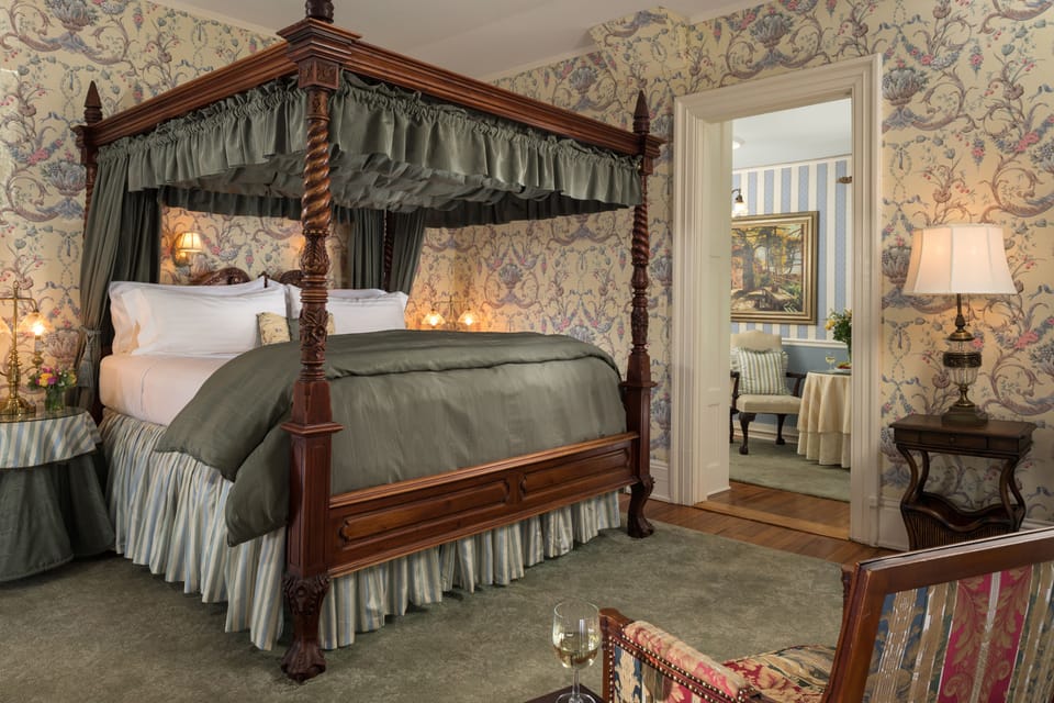 Sunrise Suite | Premium bedding, iron/ironing board, free WiFi, bed sheets