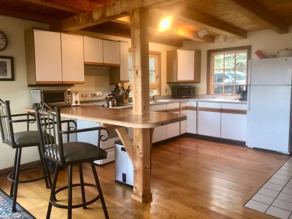 Bar Area in Large Open Kitchen